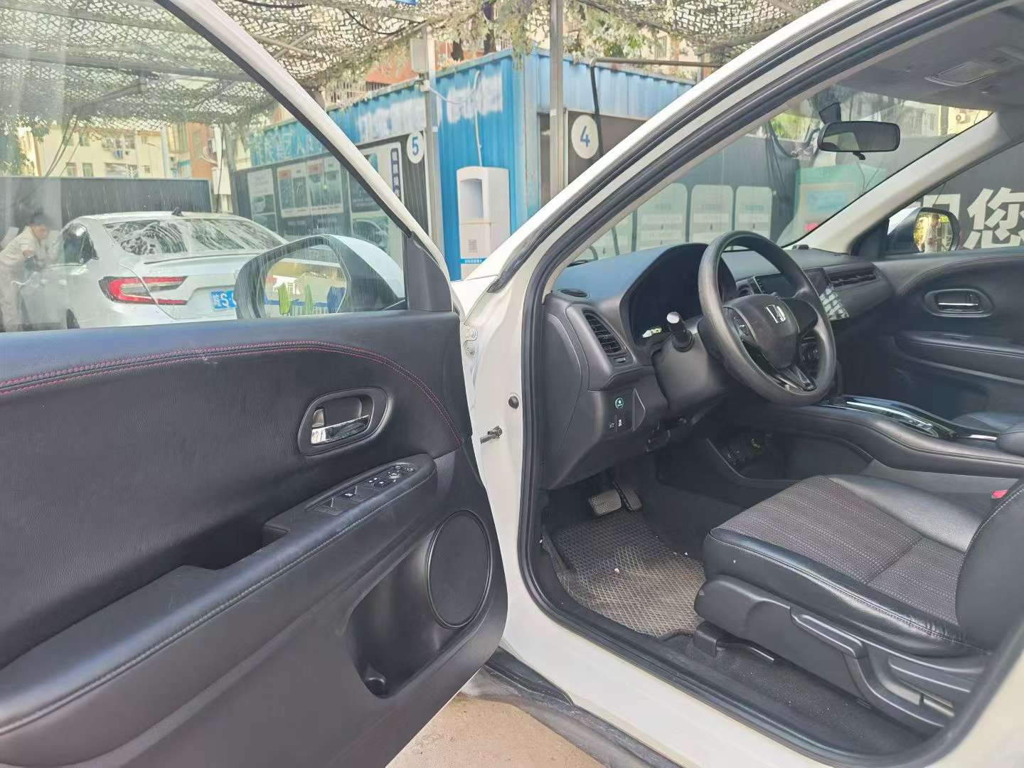 Honda Vezel 1.8L CVT 2WD Elite 4