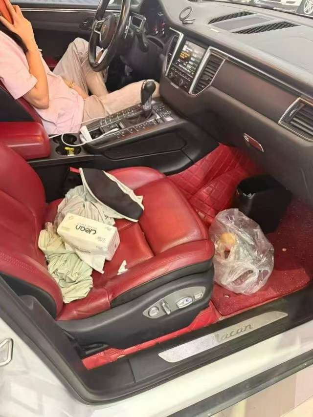 Porsche Macan 4