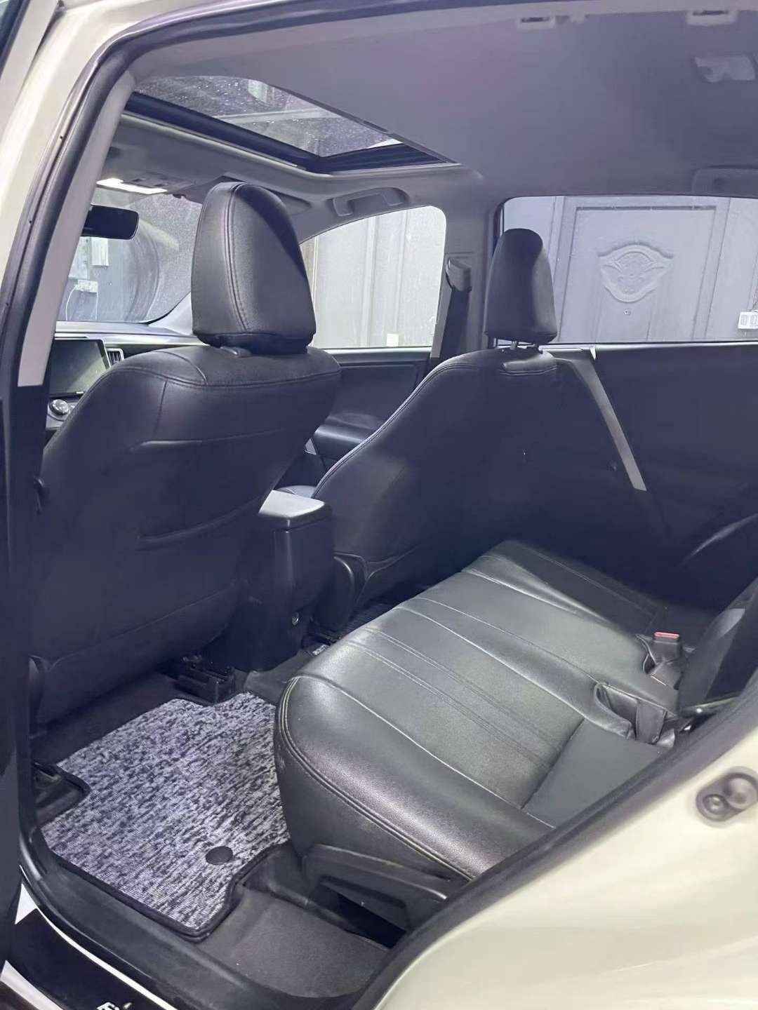 Toyota RAV4 2019 Style X Limited Edition FWD High Trim 2.0L 9