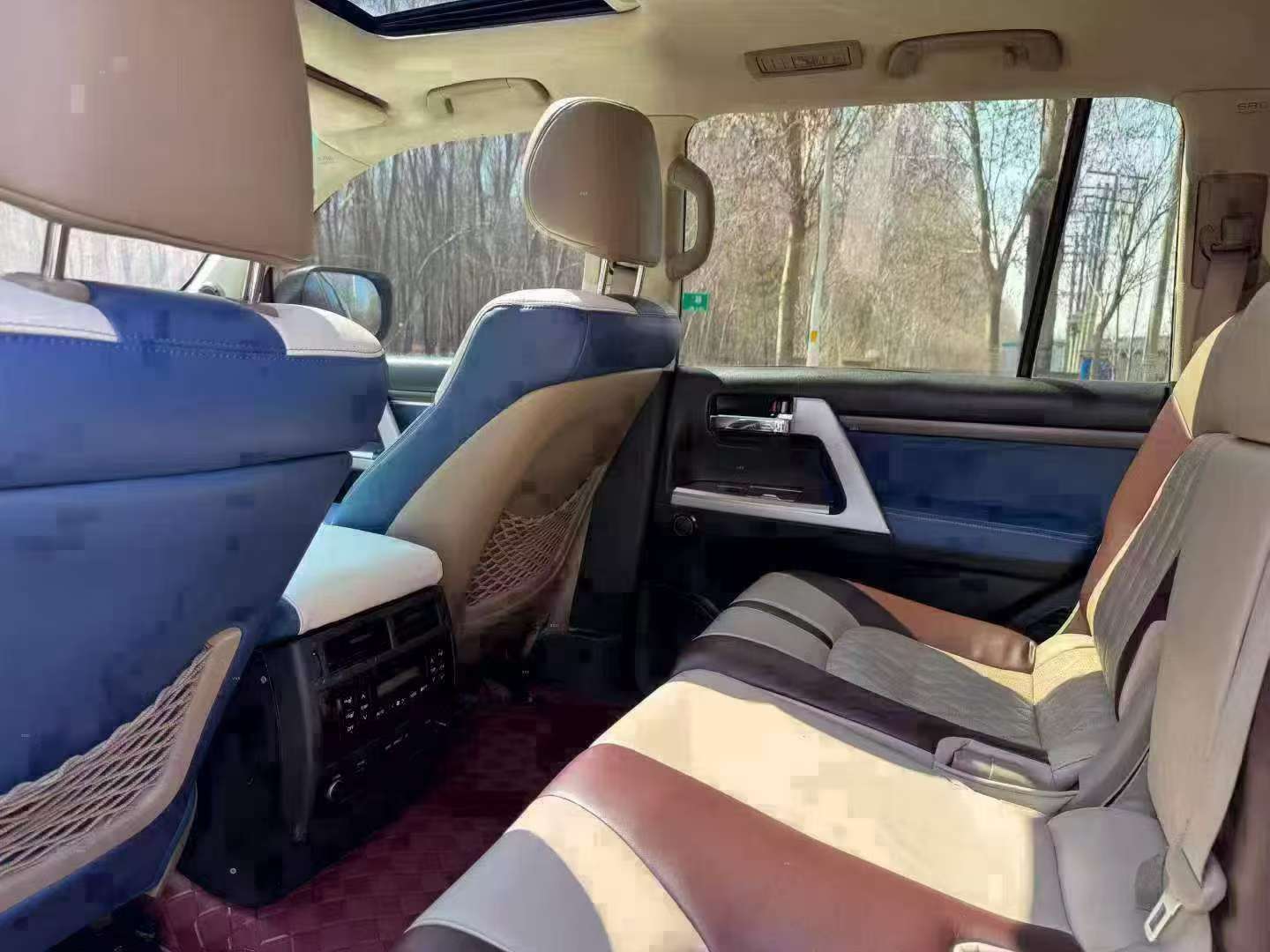 Toyota Land Cruiser 9