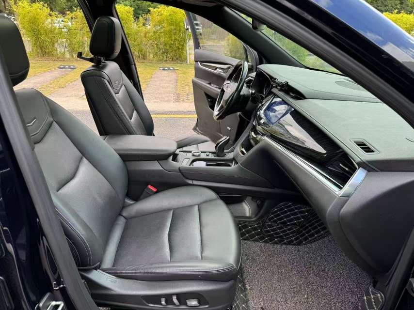Cadillac XT6 2.0T Automatic Sunroof AWD Luxury Sport Edition 6-Seater 6