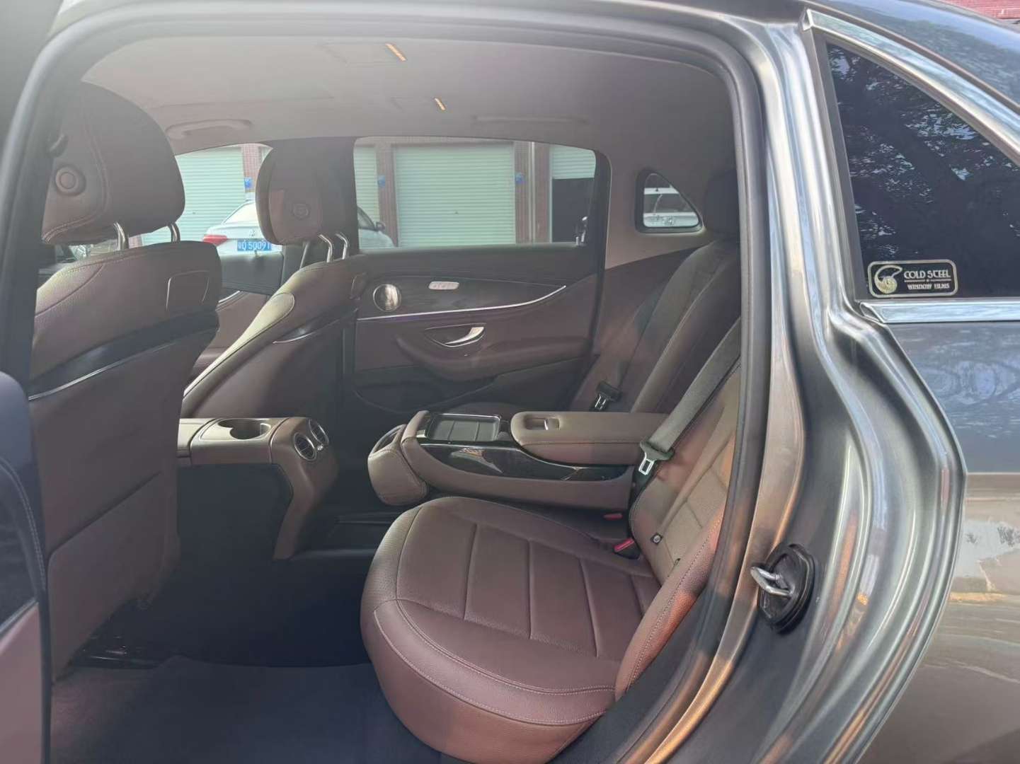 Mercedes-Benz E-Class 6