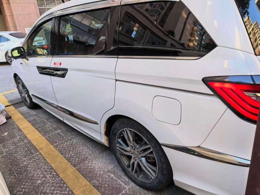Honda Elysion Hybrid Comfort Edition 2.0L 2