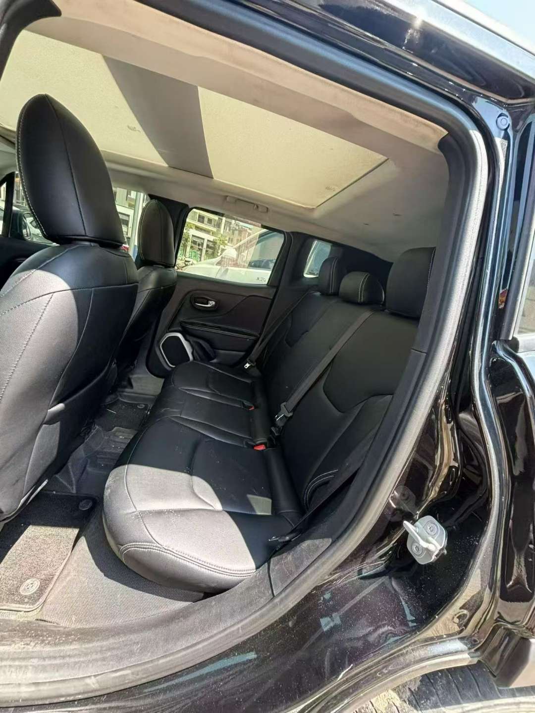 Jeep Renegade 3