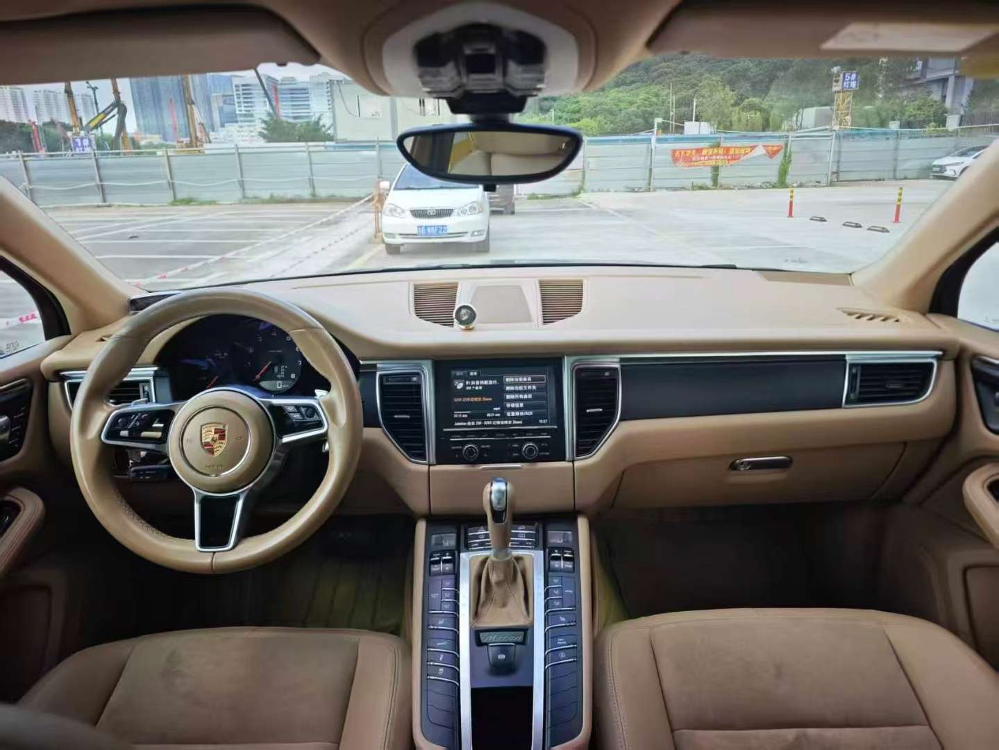 Porsche Macan 2.0T Automatic Sunroof 5