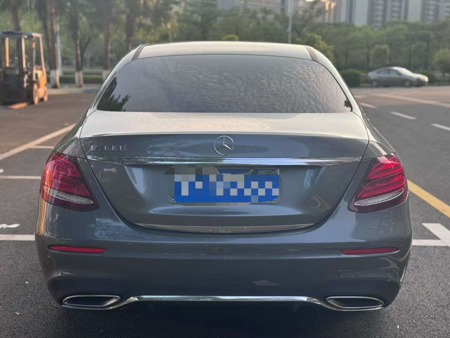 Mercedes-Benz E-Class 3