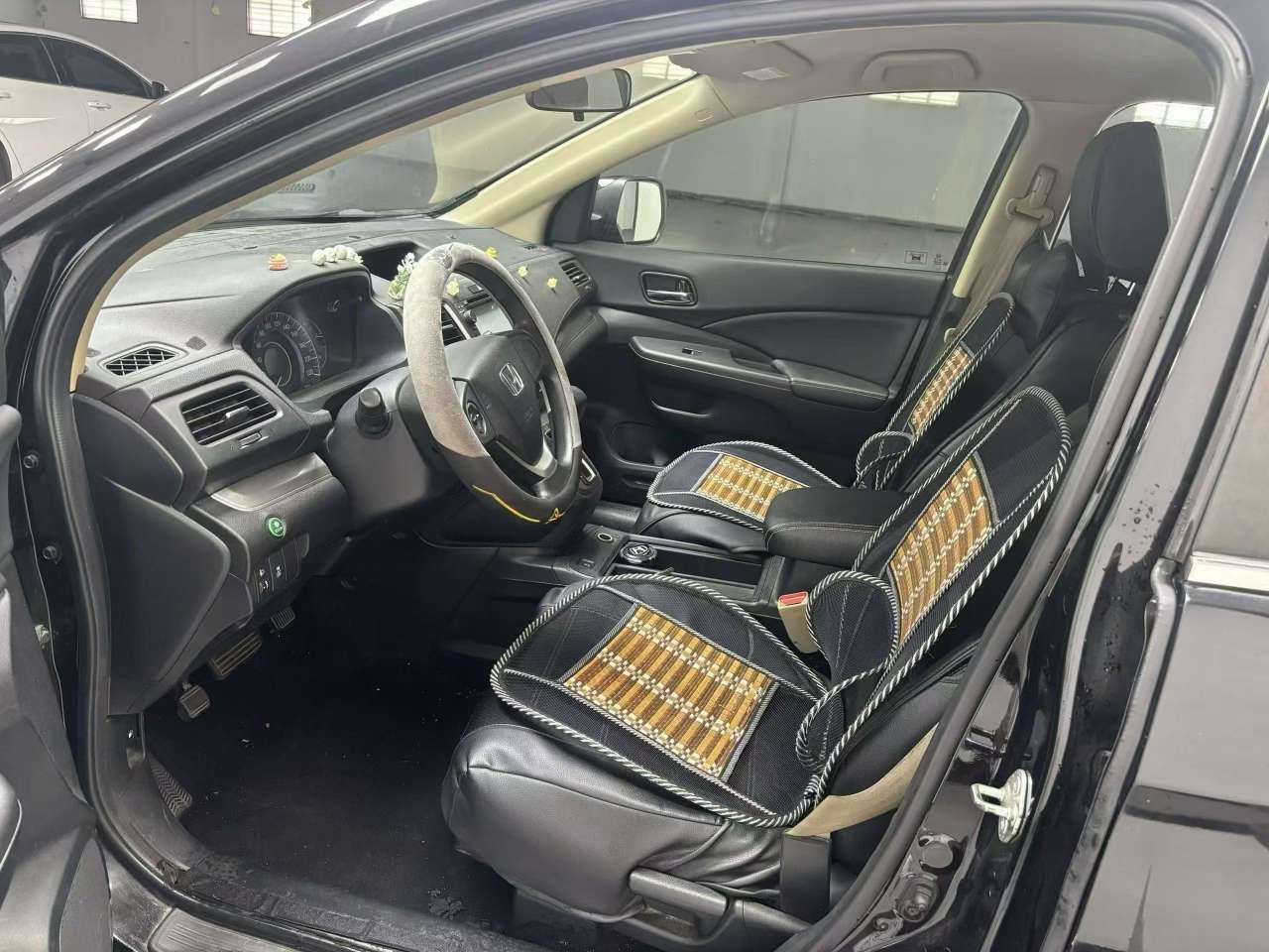 Honda CR-V 2.0L FWD Urban Edition 4