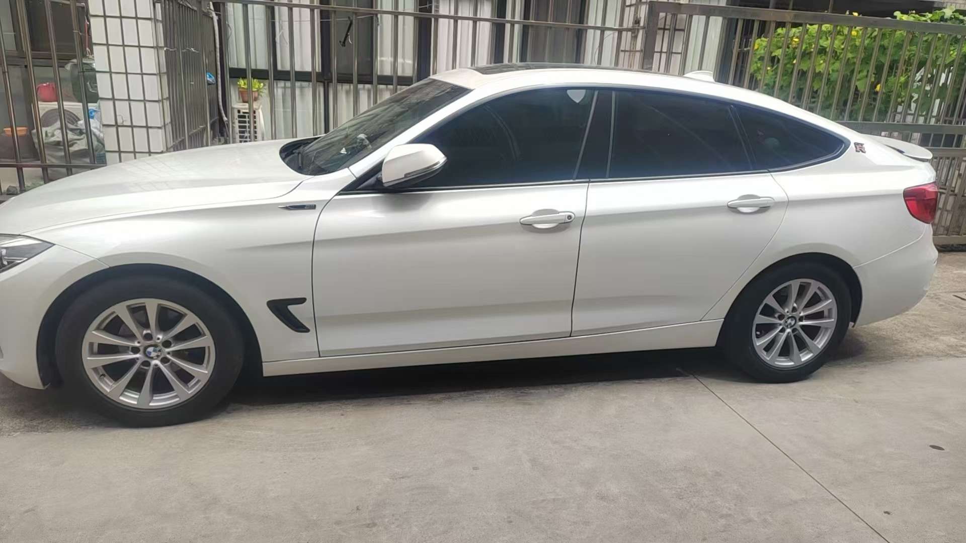 BMW 3 Series GT 2