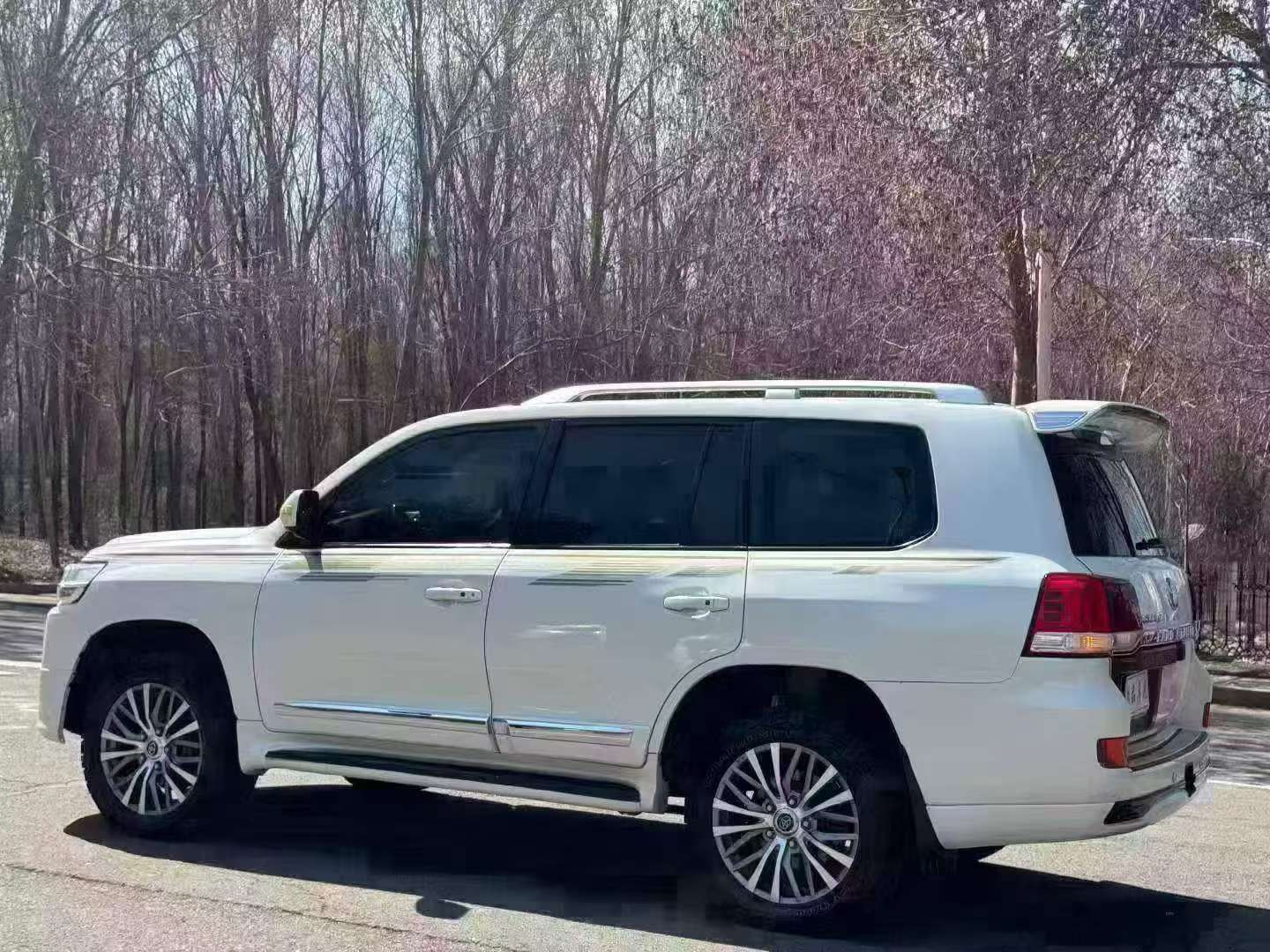 Toyota Land Cruiser 5