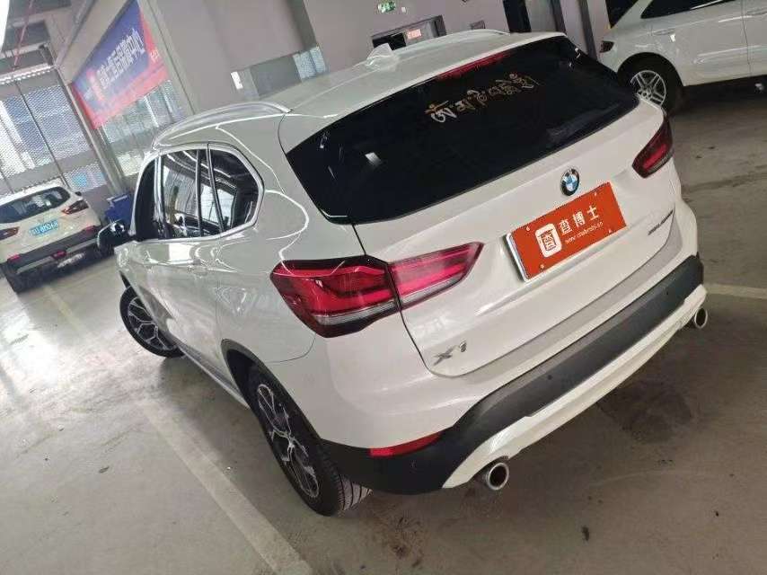 BMW X1 2.0T sDrive25Li 2.0T Leading 4