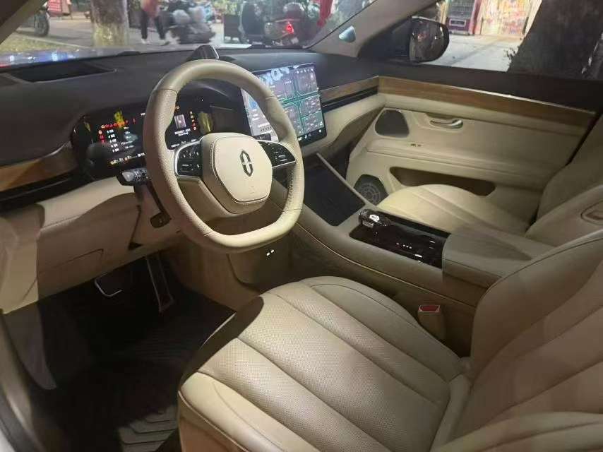 AITO M7 2024 1.5T RWD Plus Edition 5-Seater 7