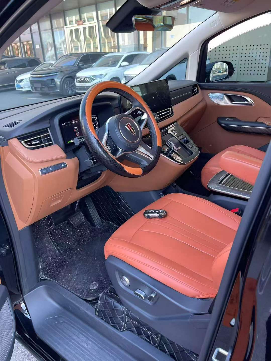 Hongqi HQ9 2025 Plug-in Hybrid 7