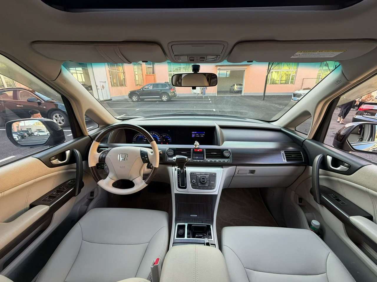 Honda Elysion 2015 2.4L High Trim 7-Seater 7