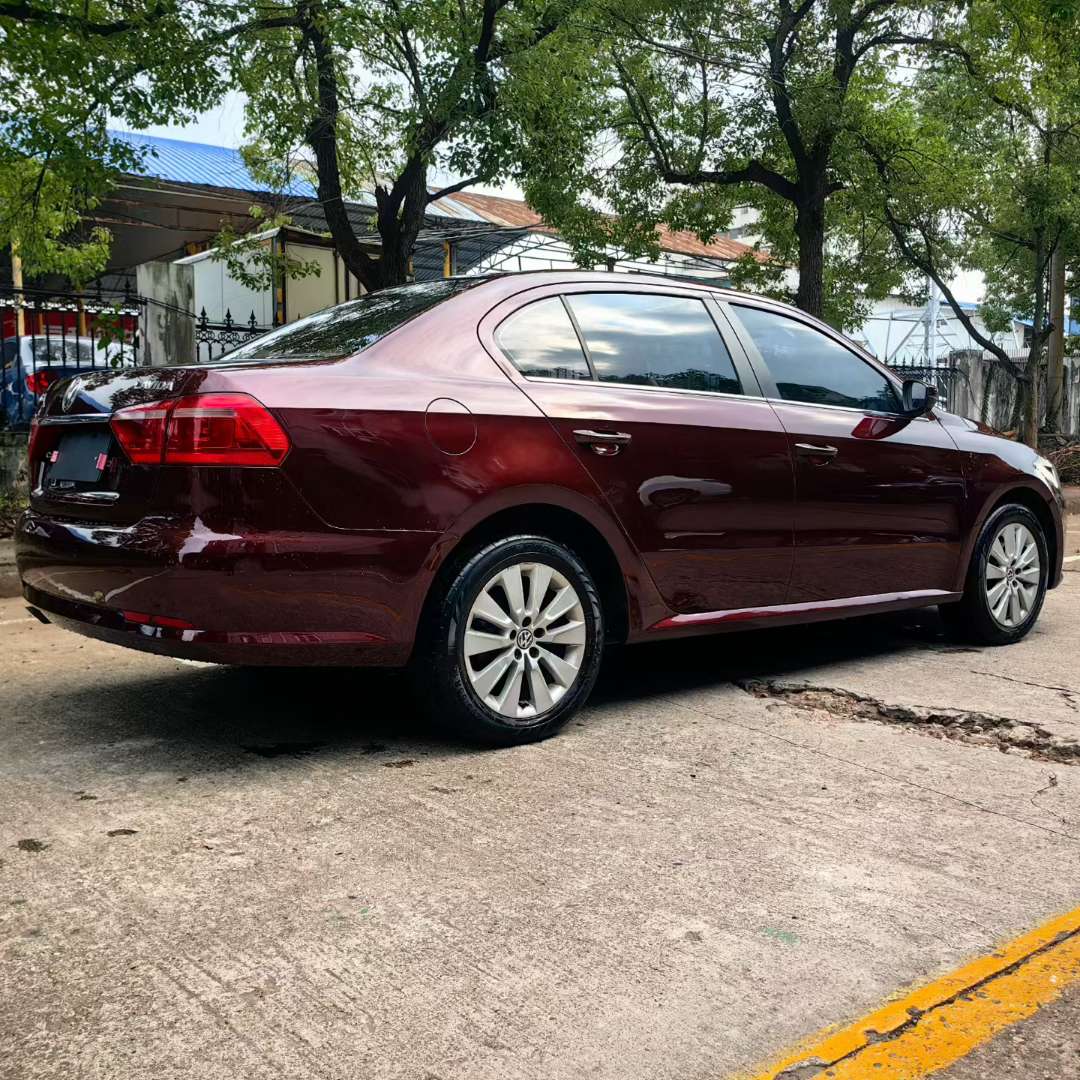 Volkswagen Lavida 9