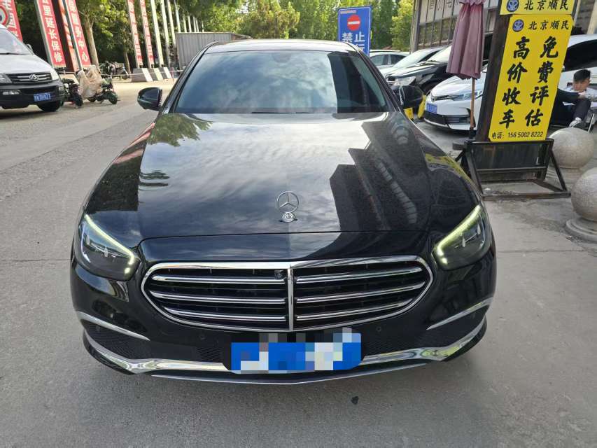 Mercedes-Benz E-Class E300L Luxury 2