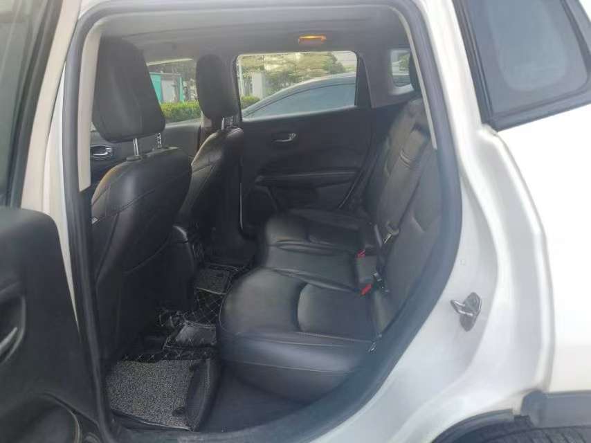 Jeep Compass 1.4T Automatic Sunroof 4WD Family Edition 5