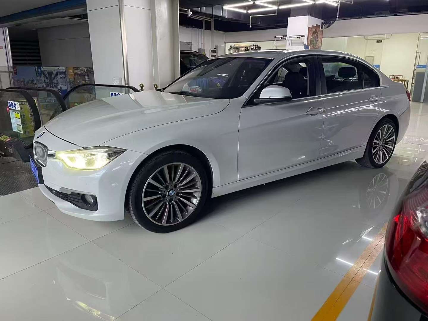 BMW 3 Series 320Li Style 2.0T 2
