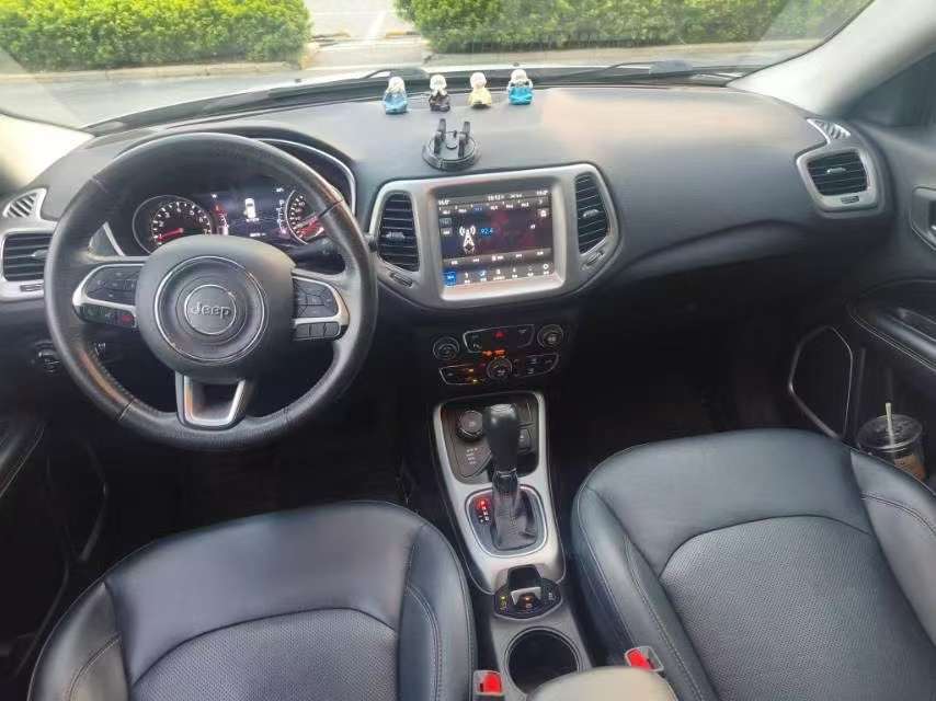 Jeep Compass 1.4T Automatic Sunroof 4WD Family Edition 3