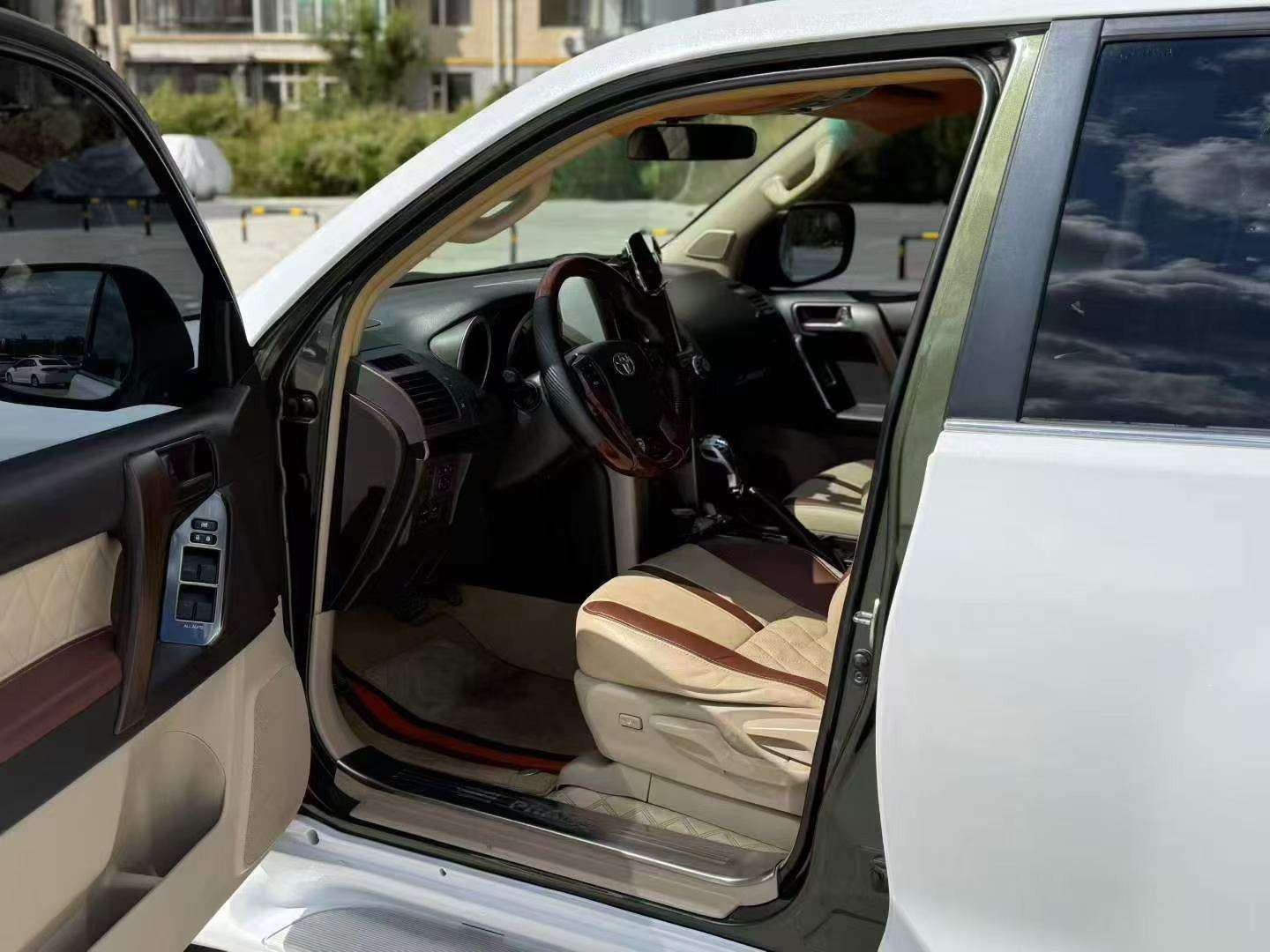 Toyota Prado 2011 2700 5