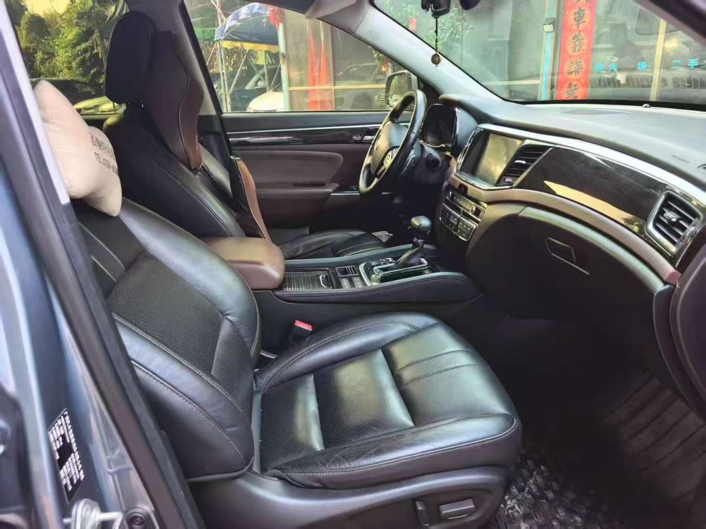 GAC Trumpchi GS8 2.0T Smart Connect Luxury 7-Seater 4