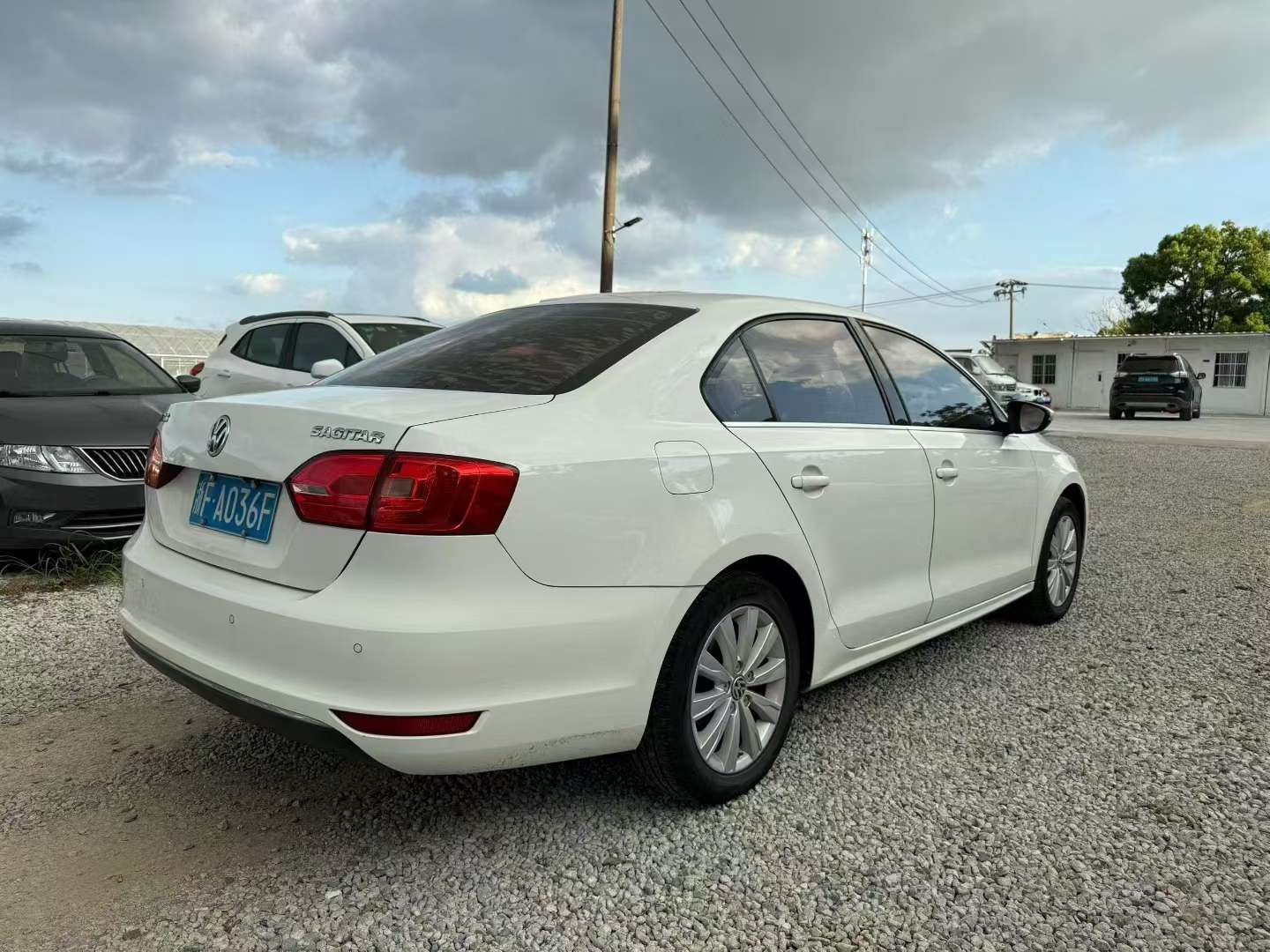 Volkswagen Sagitar 2014 Facelift 1.6L Automatic Sunroof 7