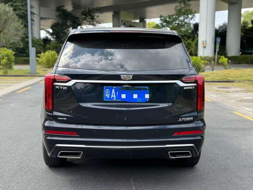 Cadillac XT6 2.0T Automatic Sunroof AWD Luxury Sport Edition 6-Seater 3