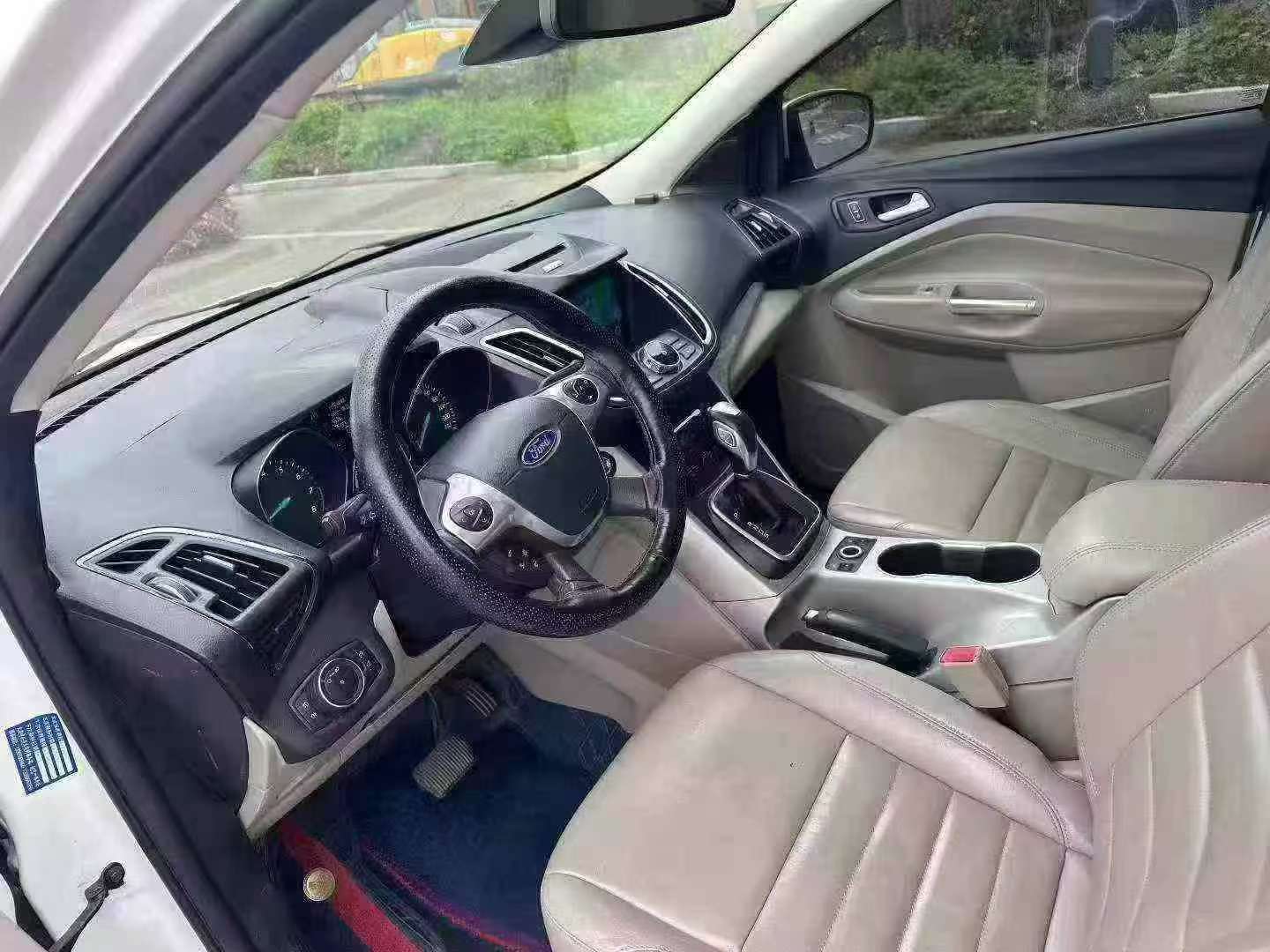 Ford Kuga 2015 2.0L 4WD 7