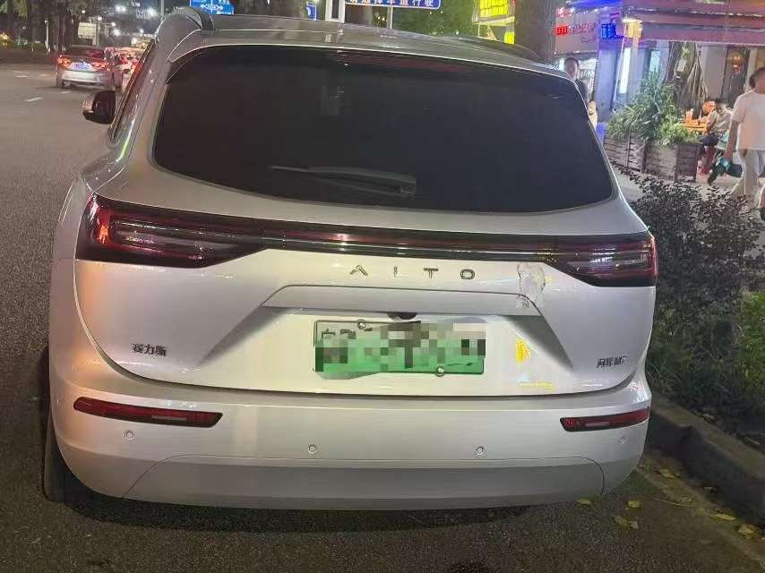 AITO M7 2024 1.5T RWD Plus Edition 5-Seater 4