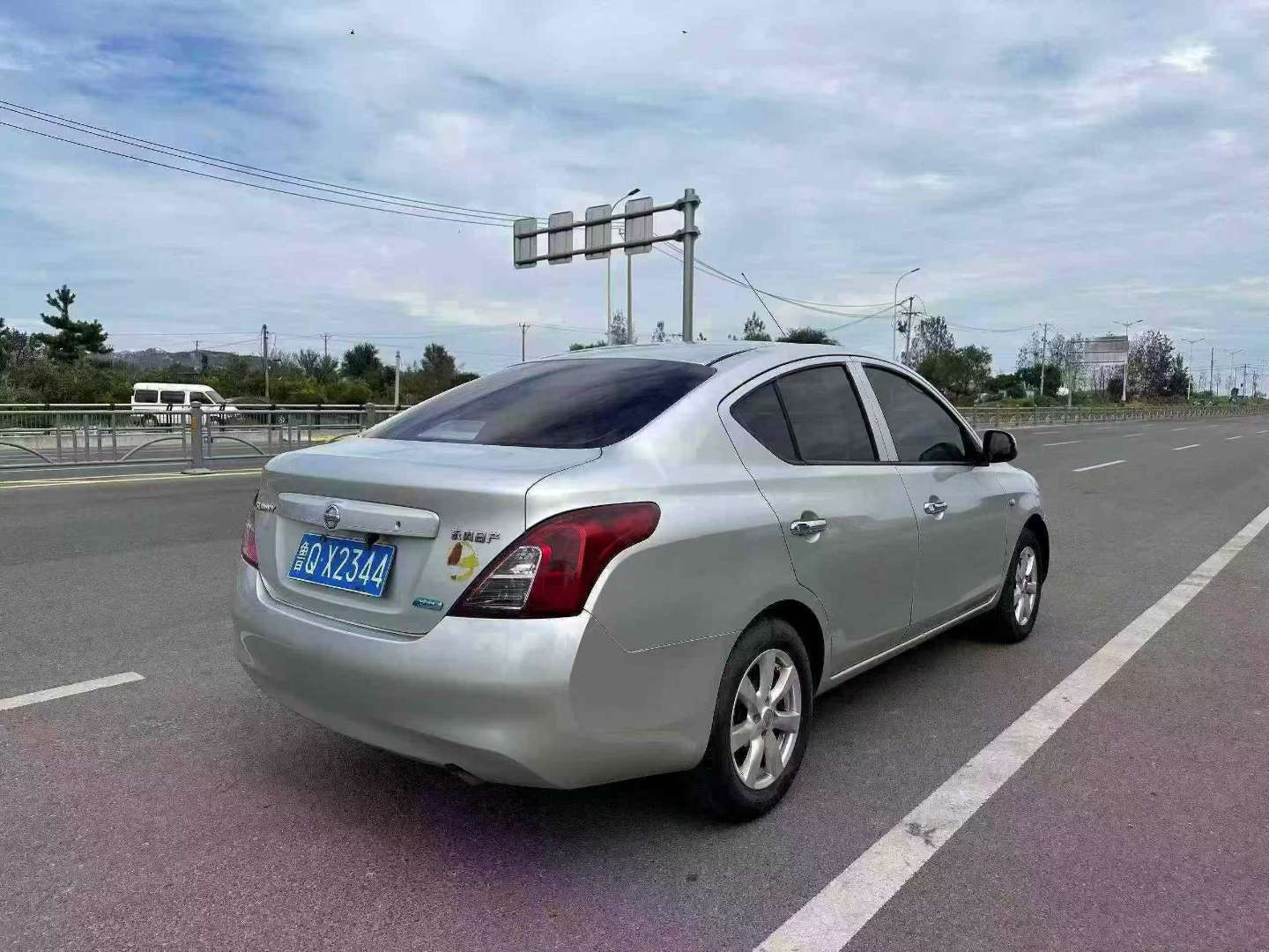 Nissan Sunny 2013 1.5L Automatic 3