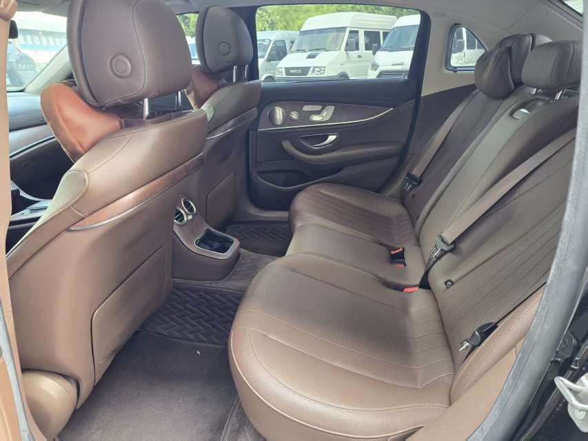 Mercedes-Benz E-Class E300L Luxury 4