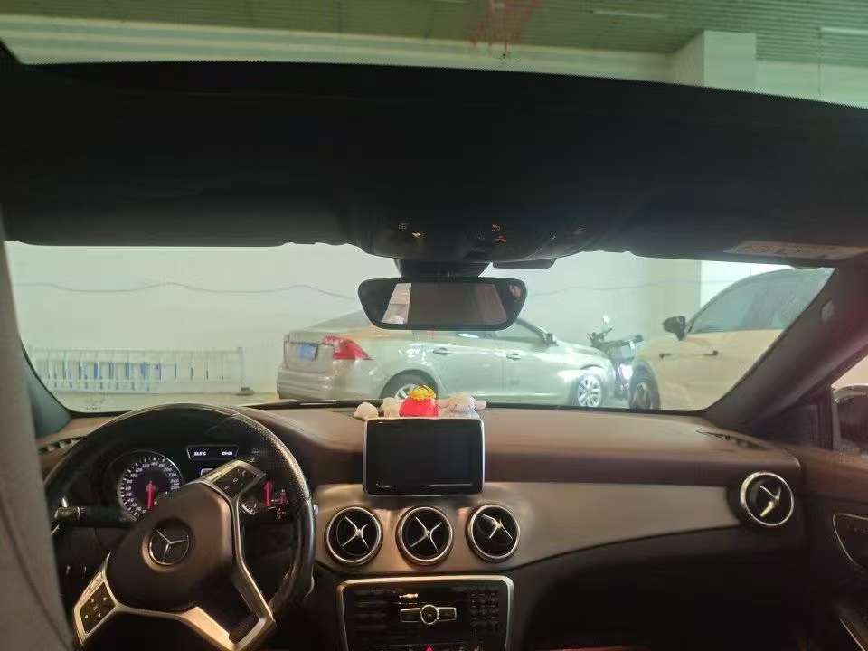 Mercedes-Benz CLA CLA260 4MATIC 3