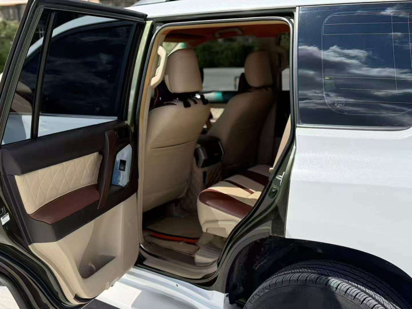 Toyota Prado 2011 2700 6