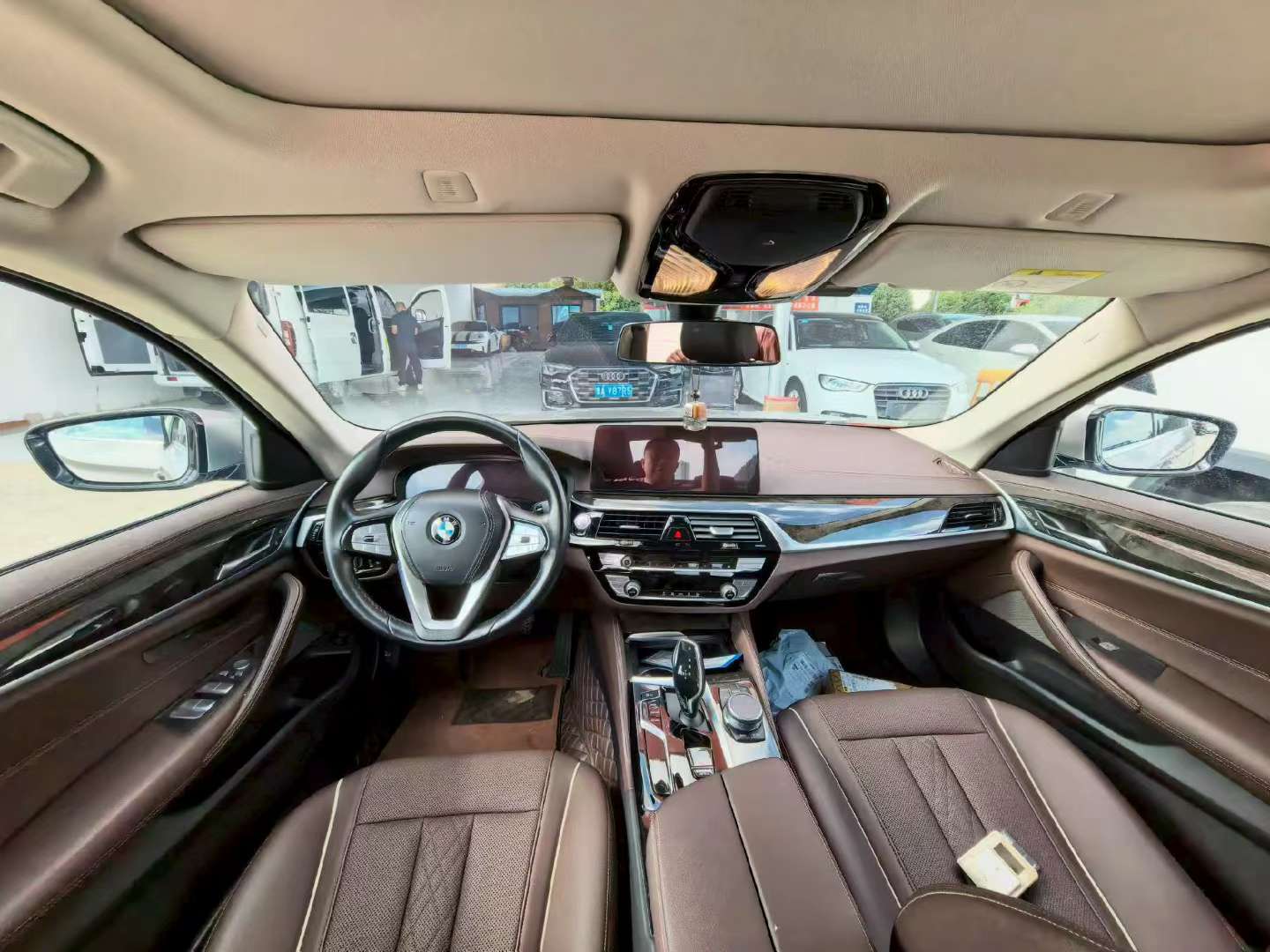 BMW 5 Series 525Li Luxury 2