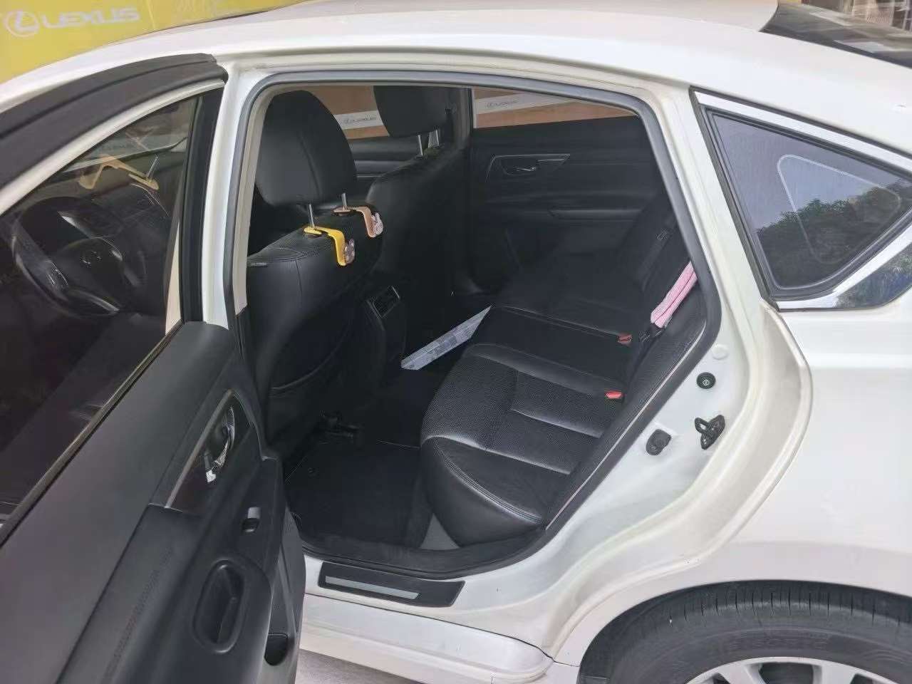 Nissan Teana 2.0 Automatic Sunroof Comfort Edition 4