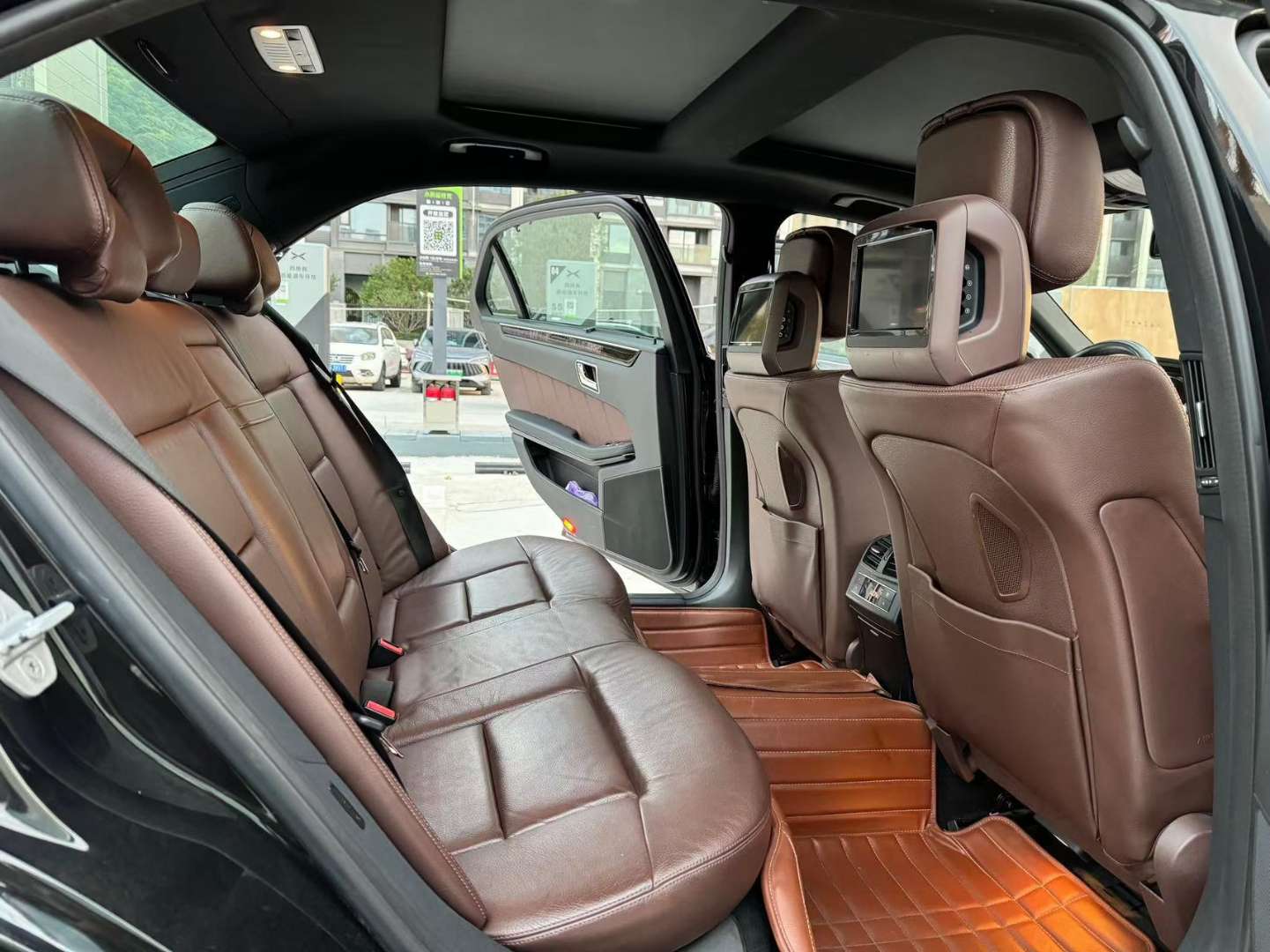 Mercedes-Benz E-Class 3.0L Automatic Panoramic Sunroof Fashion Edition High Spec 6