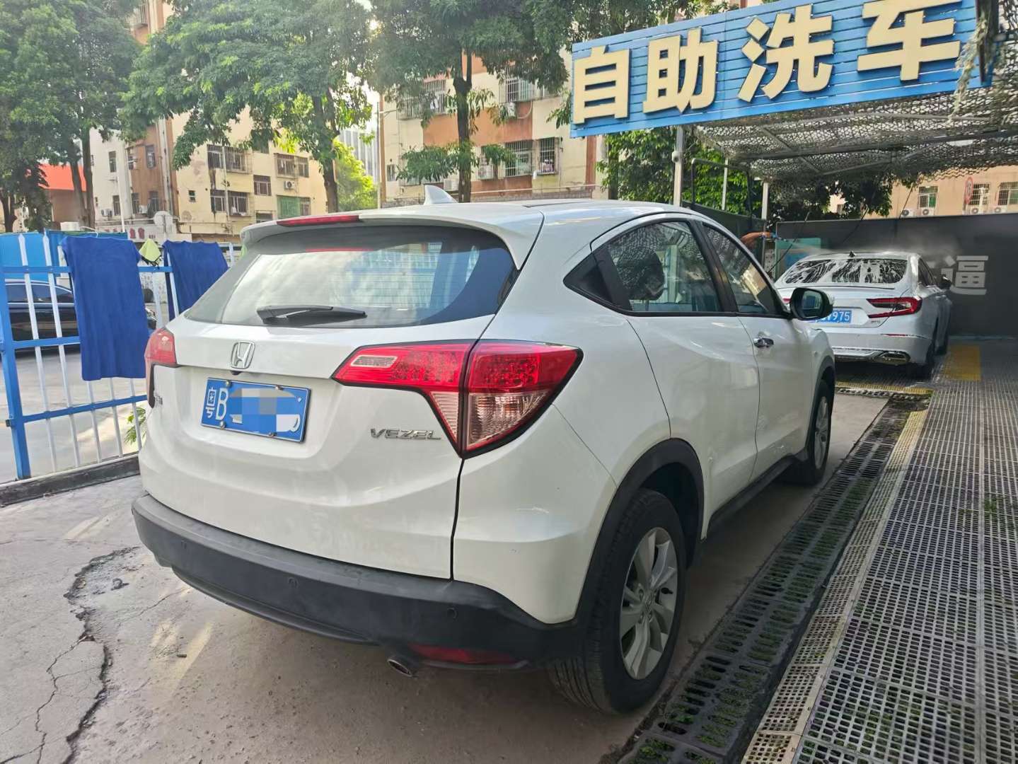Honda Vezel 1.8L CVT 2WD Elite 3