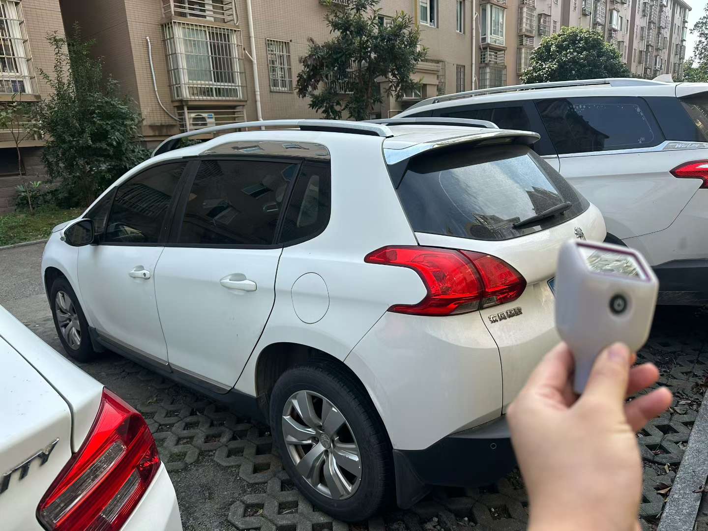 Peugeot 2008 4