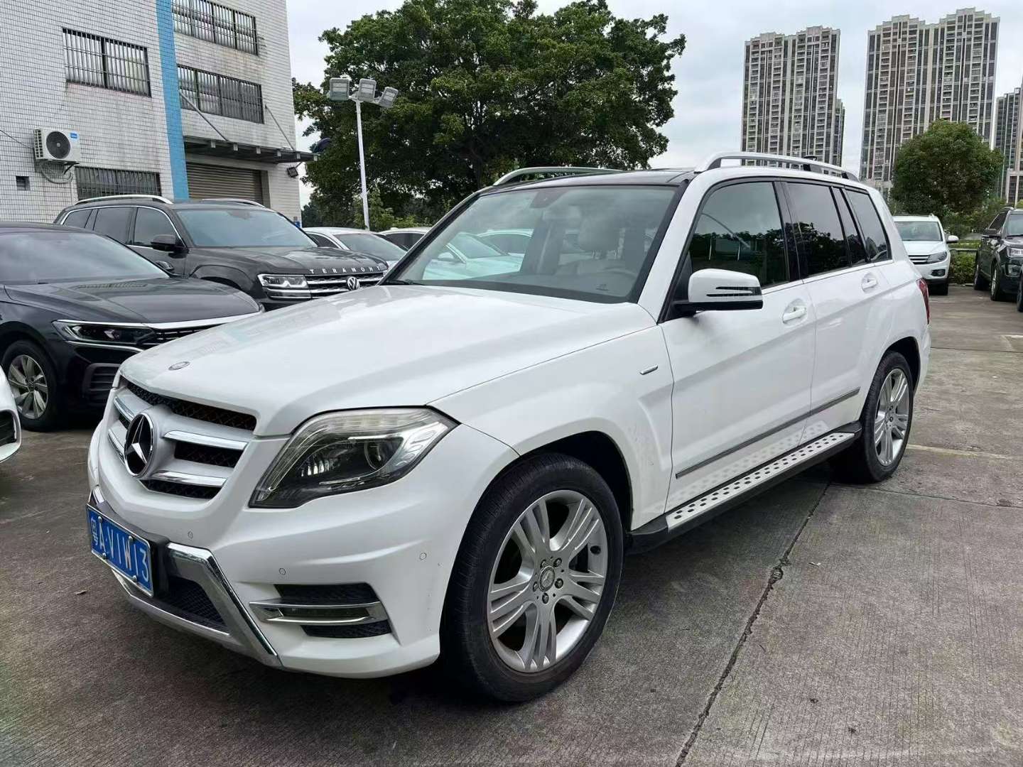 Mercedes-Benz GLK-Class GLK260 Dynamic 2