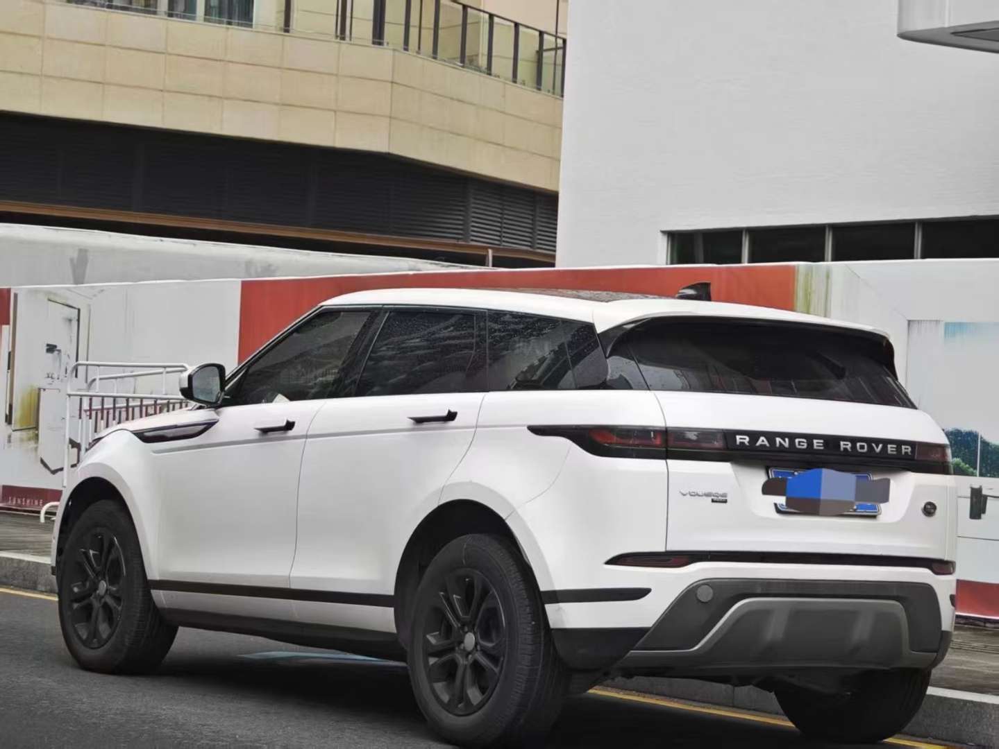 Land Rover Range Rover Evoque 2.0T 249PS Youth Edition 4