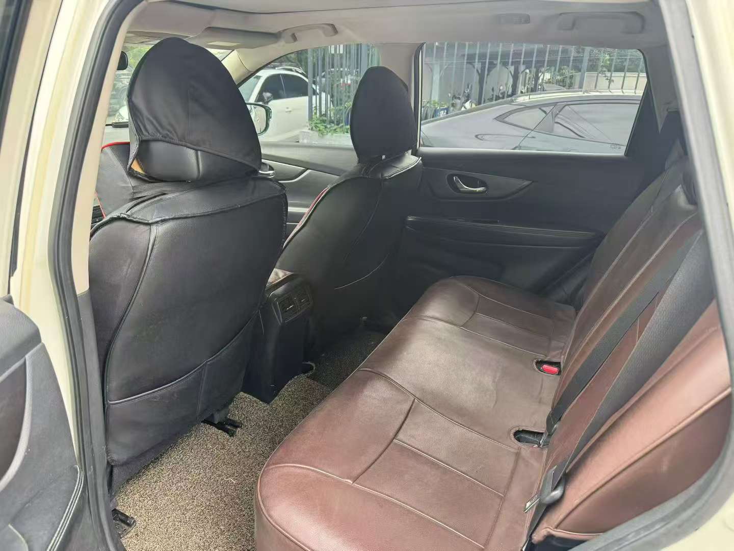 Nissan X-Trail 2.0L Automatic Sunroof High Trim 8