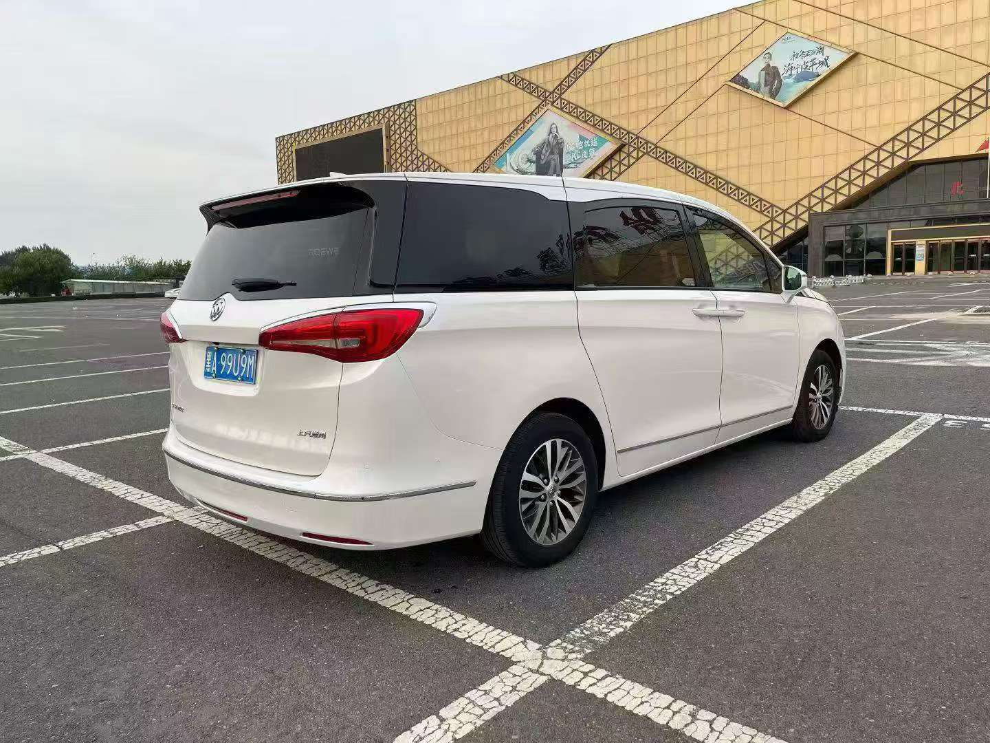 Buick GL8 2017 ES 2.0T Automatic 4