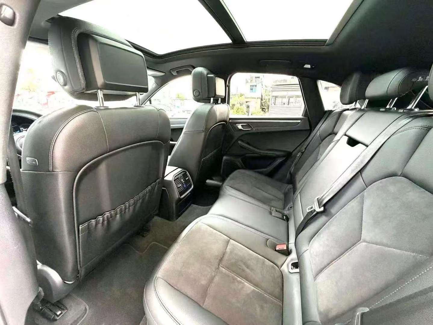 Porsche Macan 2.0T 7