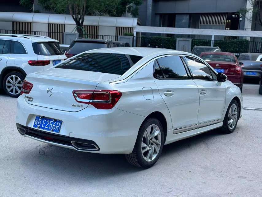 DS 5LS 30THP 1.6T Automatic Non-Sunroof Fashion Edition 4