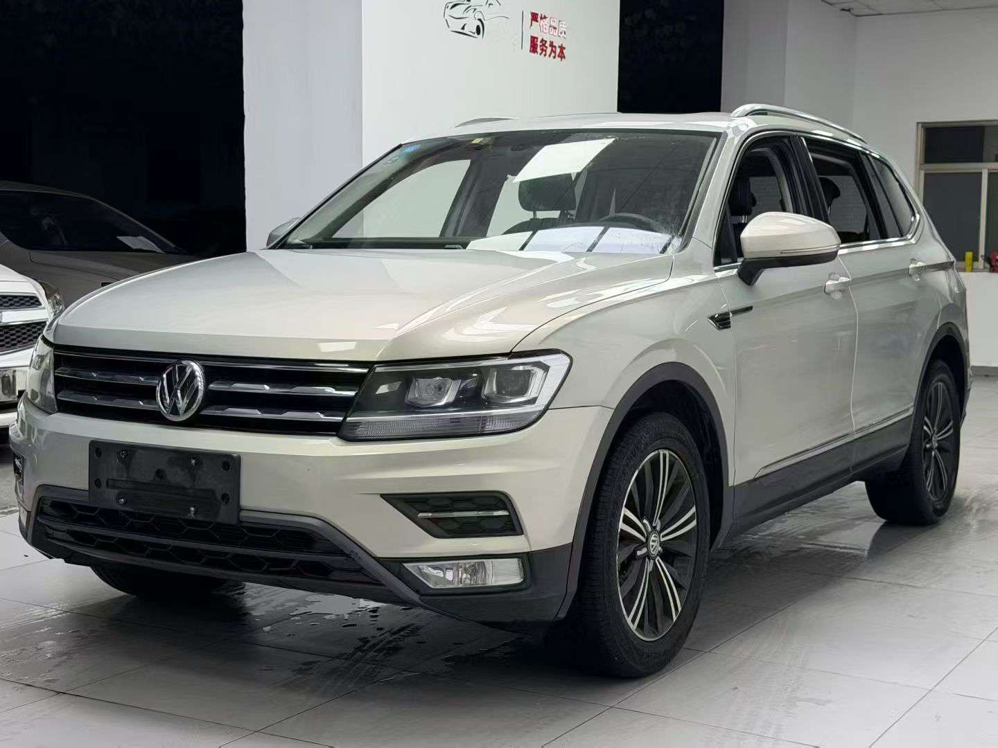 Volkswagen Tiguan L