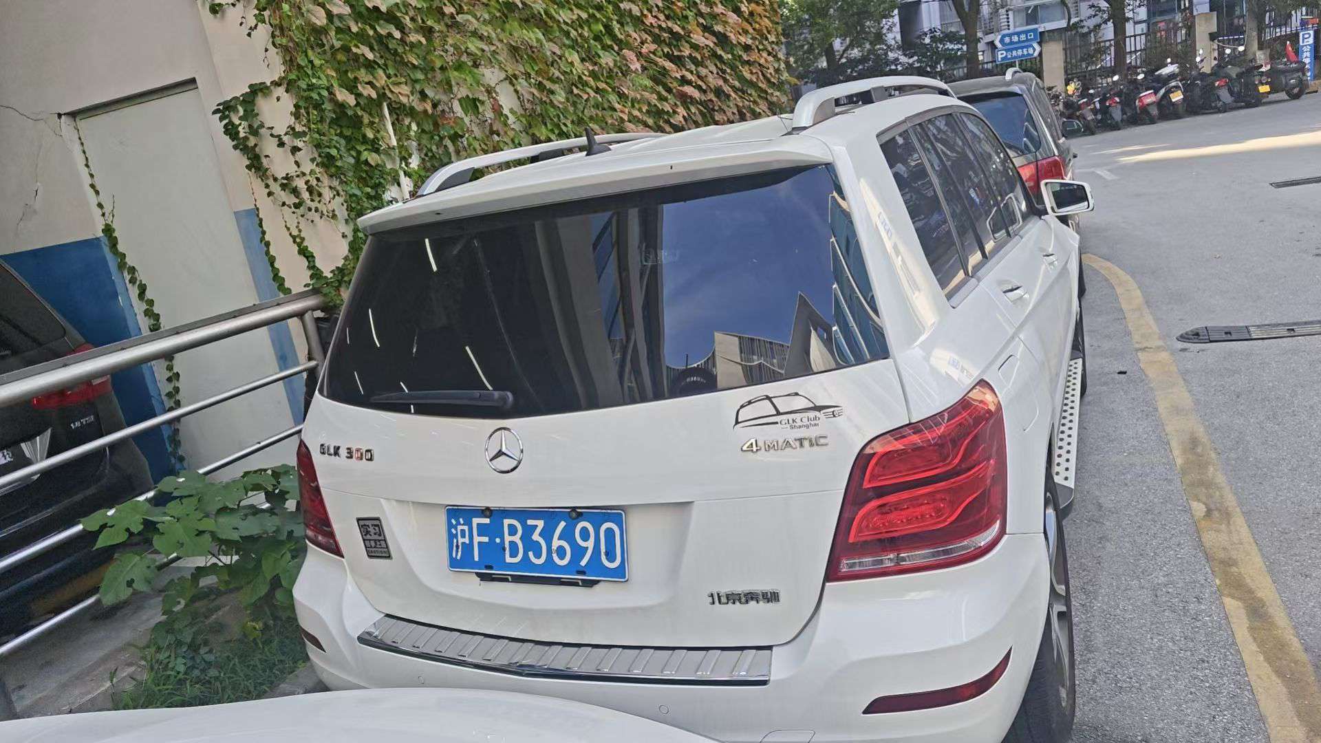 Mercedes-Benz GLK Class 3