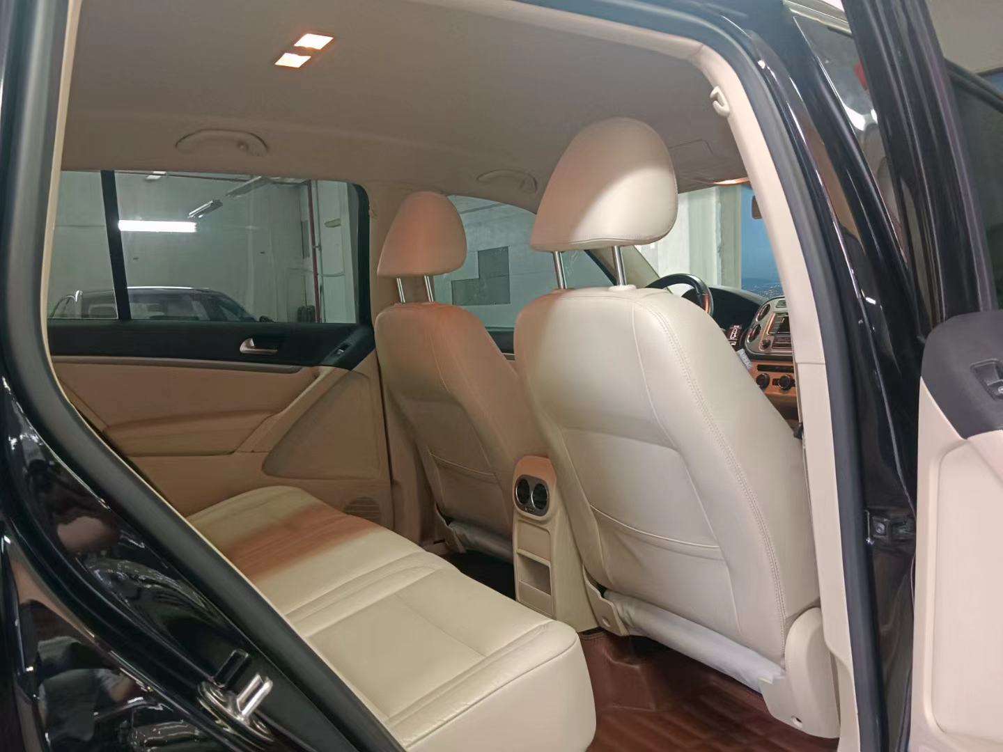 Volkswagen Tiguan 1.8T Comfort Edition 5