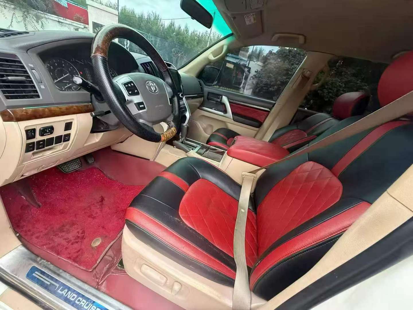Toyota Land Cruiser 2014 5-Seater 7