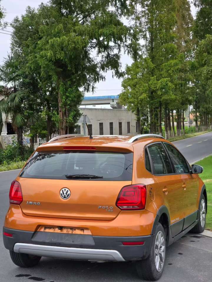 Volkswagen POLO POLO 1.6L Automatic Sunroof 4