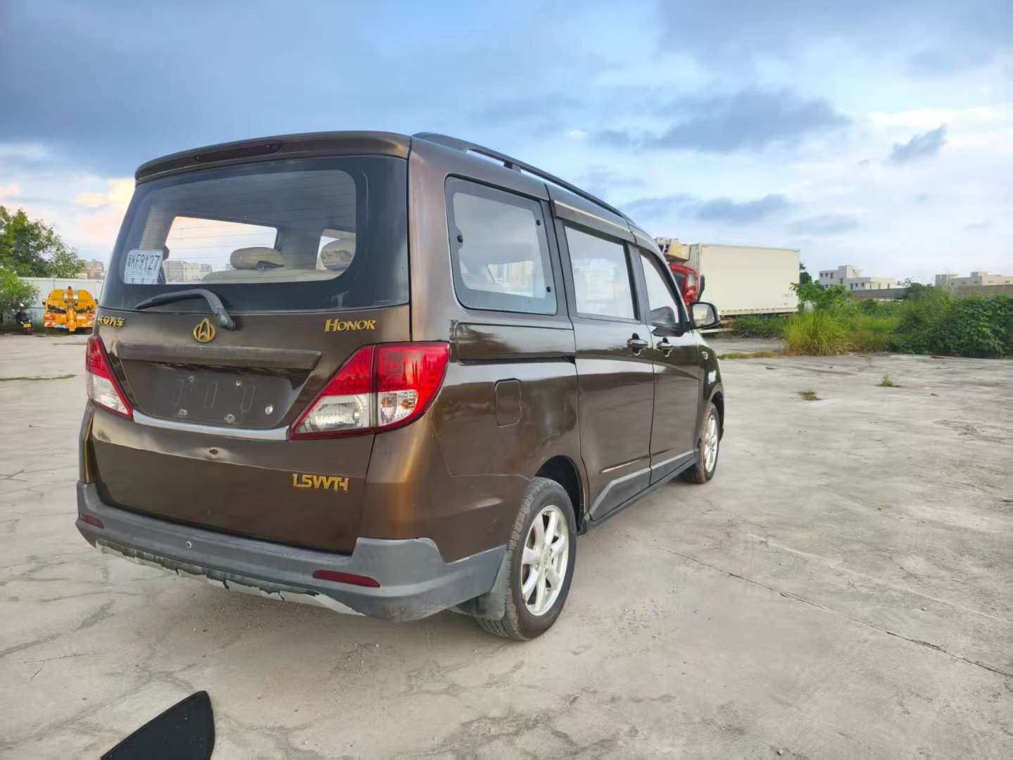 Changan Ouno S 2016 Gold Edition High Trim 3