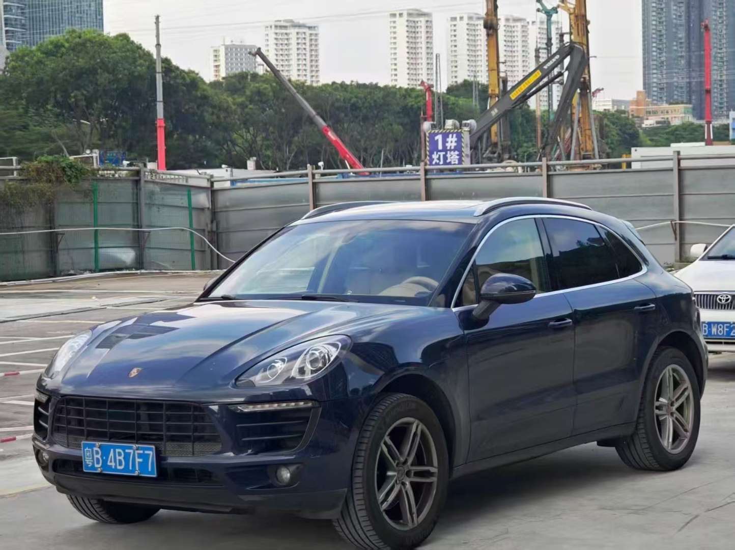 Porsche Macan 2.0T Automatic Sunroof 2